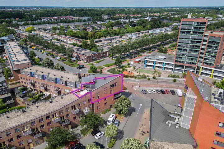 Photo 36 of Linie 575