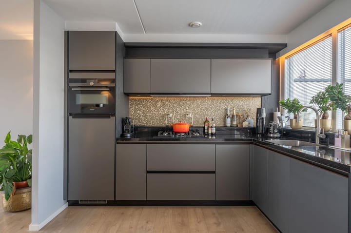 Foto 10 van Maasboulevard 18-F