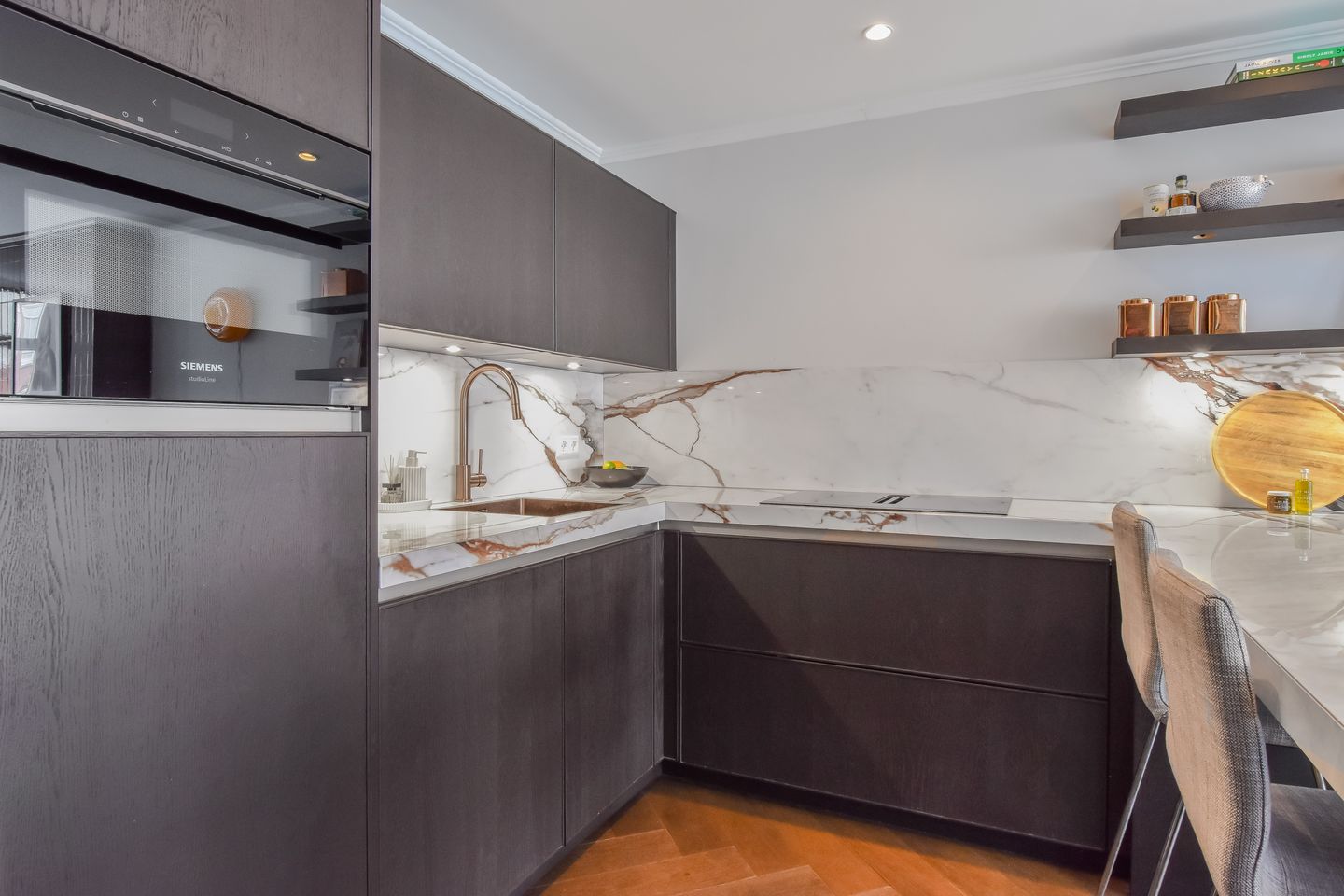 Photo 10 of Van Oldenbarneveldtstraat 86-1