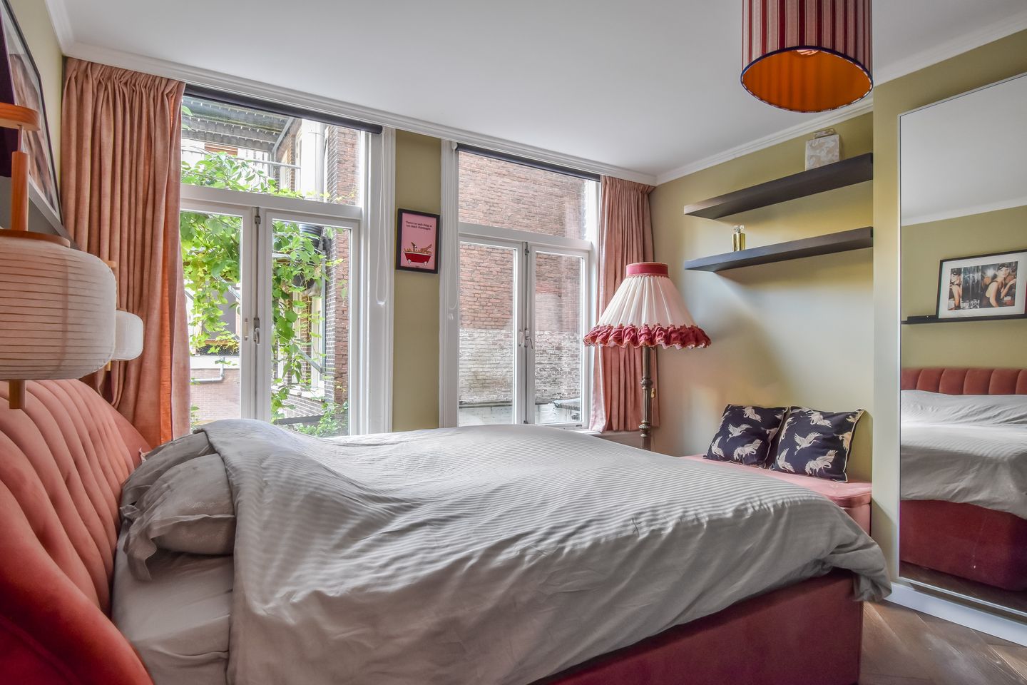 Photo 14 of Van Oldenbarneveldtstraat 86-1