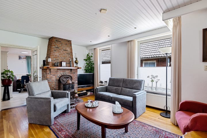 Photo 10 of Zuiderdiep 333