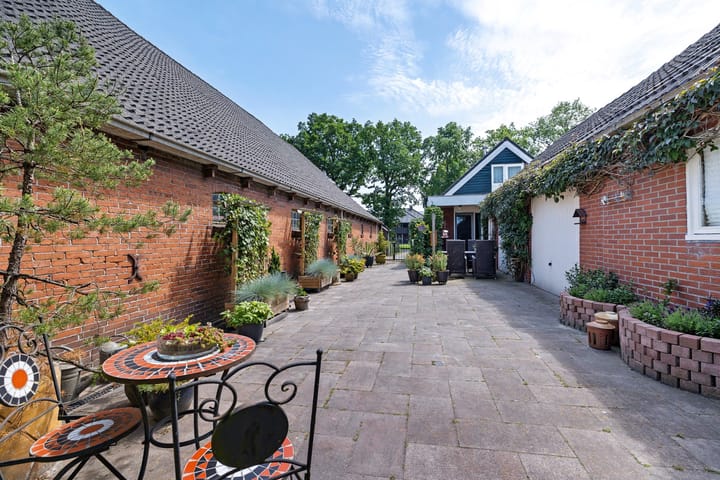 Photo 38 of Zuiderdiep 333