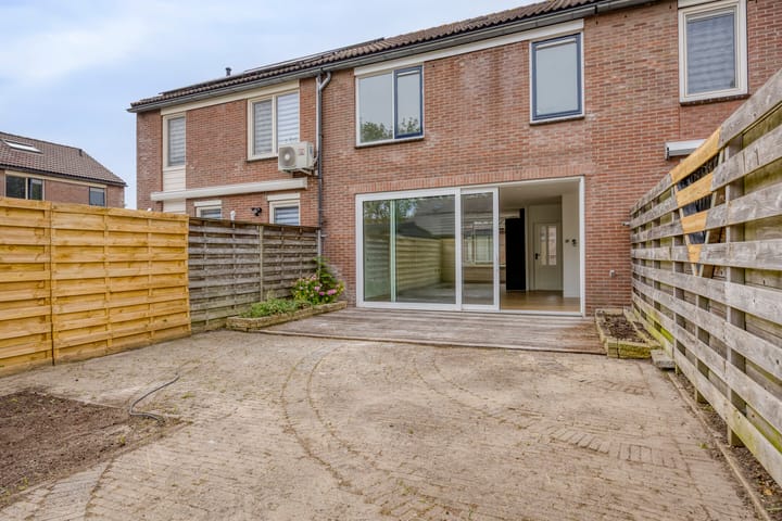 Foto 16 van Klompenmakerstraat 4