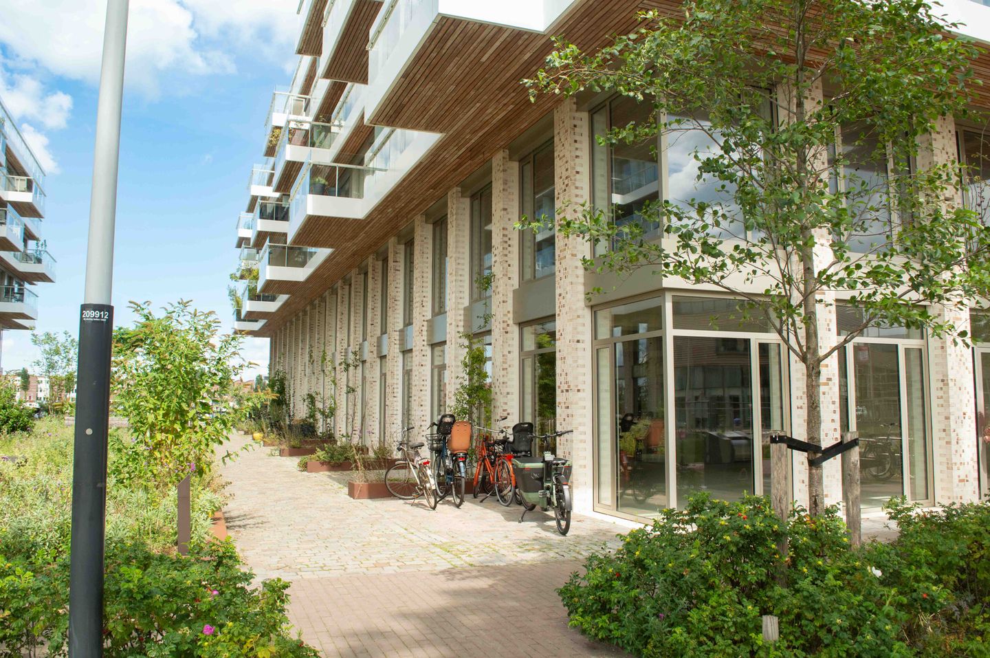 Bekijk foto 2 van Bottelarijstraat 3