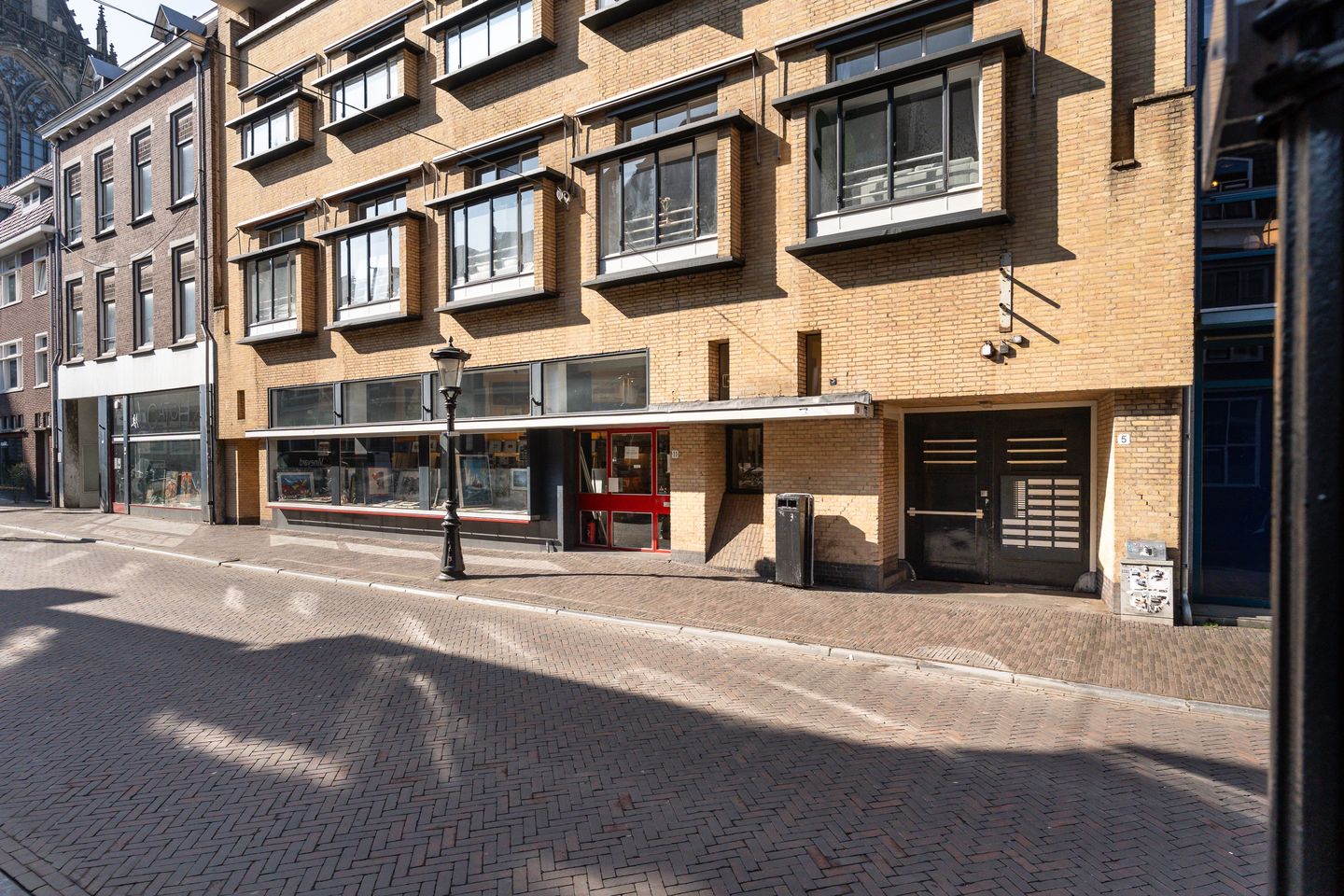 View photo 4 of Domstraat 11