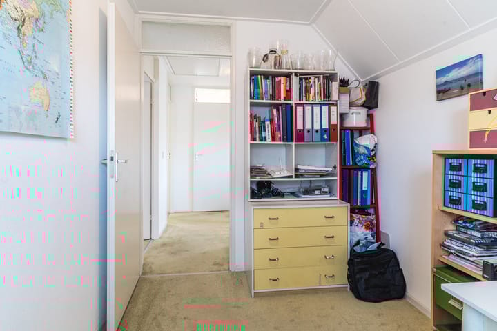 Photo 15 of Marga Klompéstraat 41