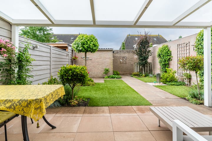 Photo 21 of Marga Klompéstraat 41