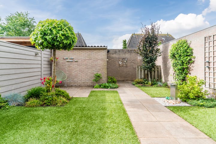 Photo 25 of Marga Klompéstraat 41