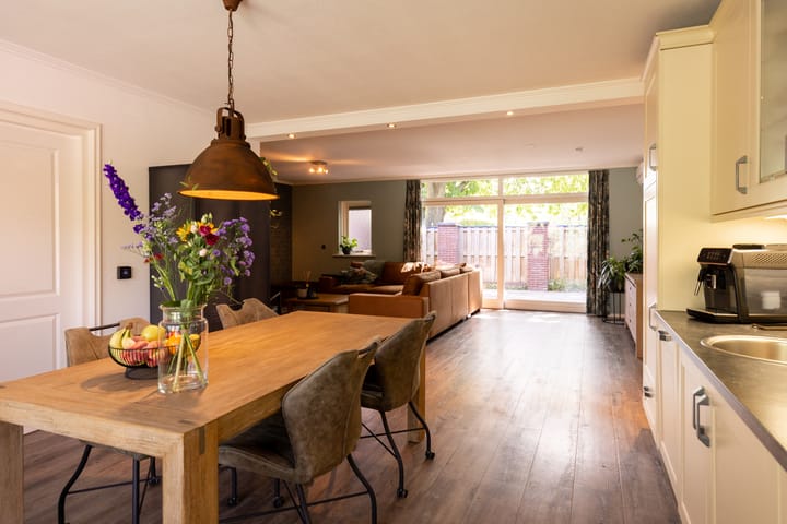 Photo 12 of Prins Bernhardstraat 40