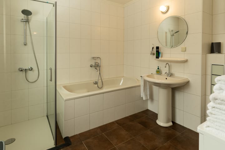 Photo 27 of Prins Bernhardstraat 40