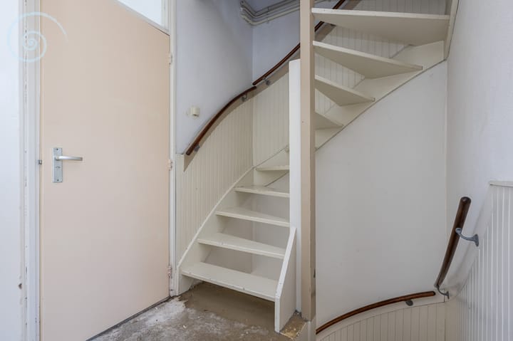 Photo 18 of Lauwerijnstraat 17