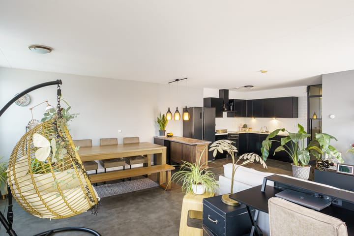 Foto 11 van Versteegstraat 17