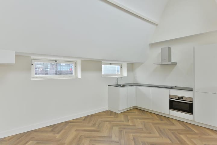 Photo 5 of Geulstraat 26-4