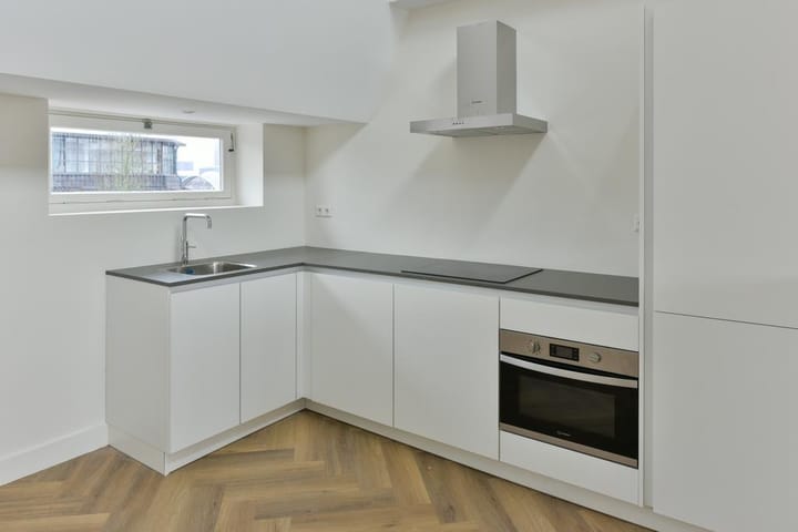 Photo 6 of Geulstraat 26-4