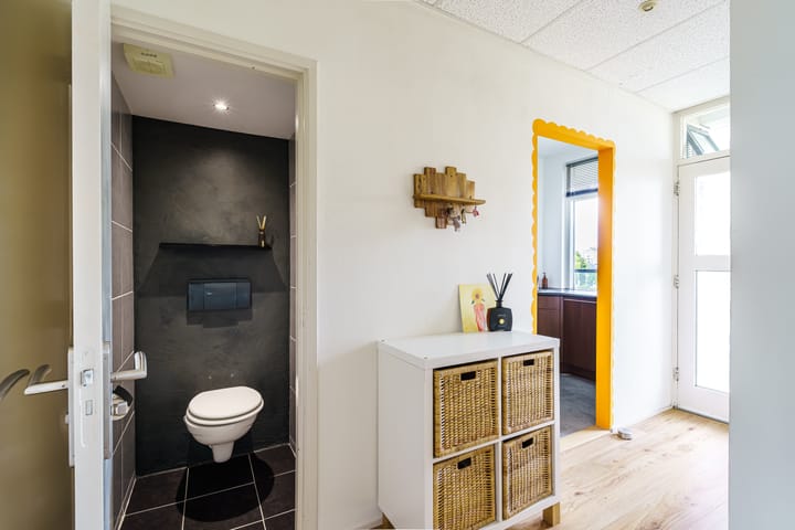 Foto 4 van Burgemeester Caan van Necklaan 564