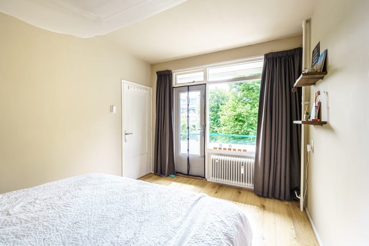 Foto 14 van Burgemeester Caan van Necklaan 564