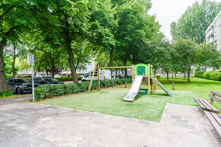 Foto 20 van Burgemeester Caan van Necklaan 564