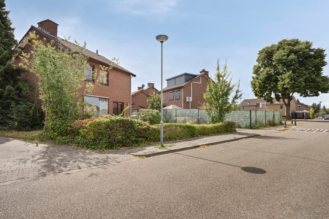 Foto 7 van Brederodestraat 1