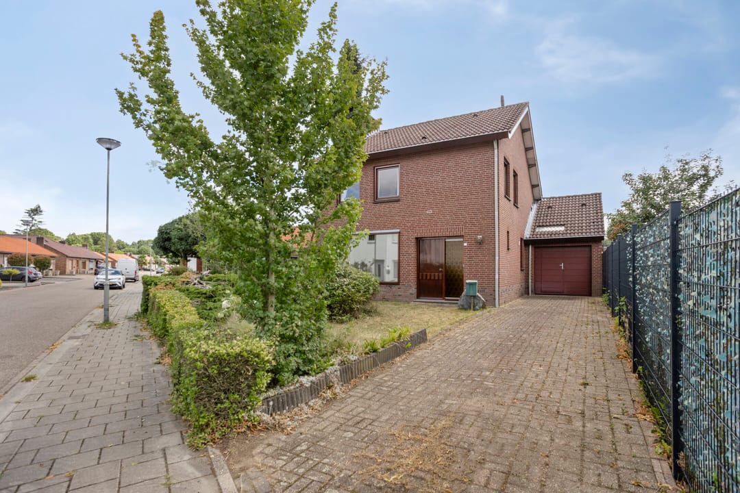 Foto 8 van Brederodestraat 1