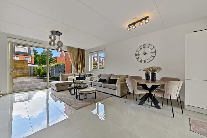 Photo 8 of Ossenisseweg 59