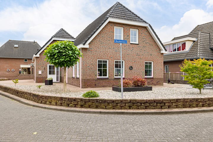 Photo 2 of Esdoornlaan 22