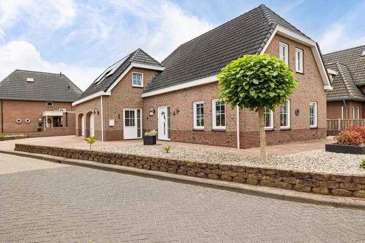 Photo 3 of Esdoornlaan 22