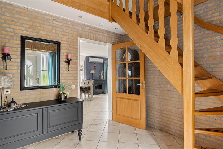 Photo 5 of Esdoornlaan 22