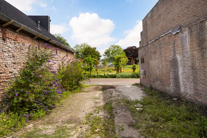 Foto 24 van Weeshuisstraat