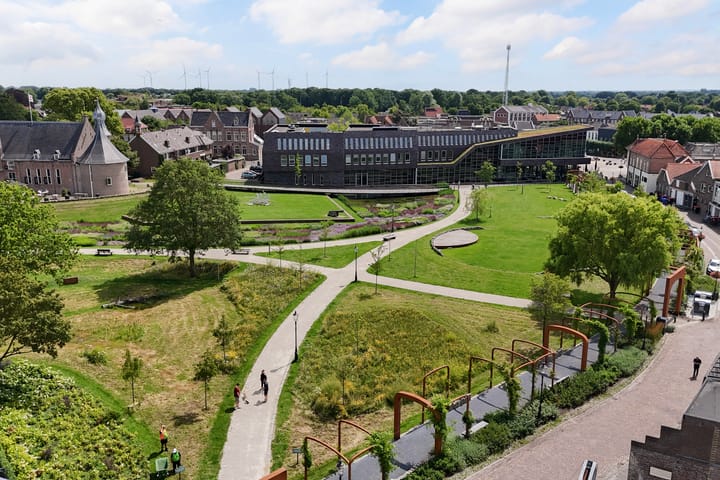 Foto 32 van Weeshuisstraat