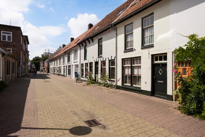 Foto 47 van Weeshuisstraat