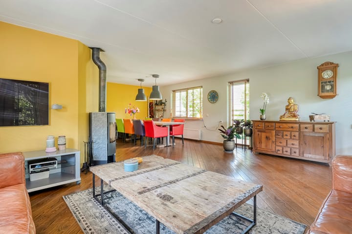 Photo 4 of Teeuwserf 42