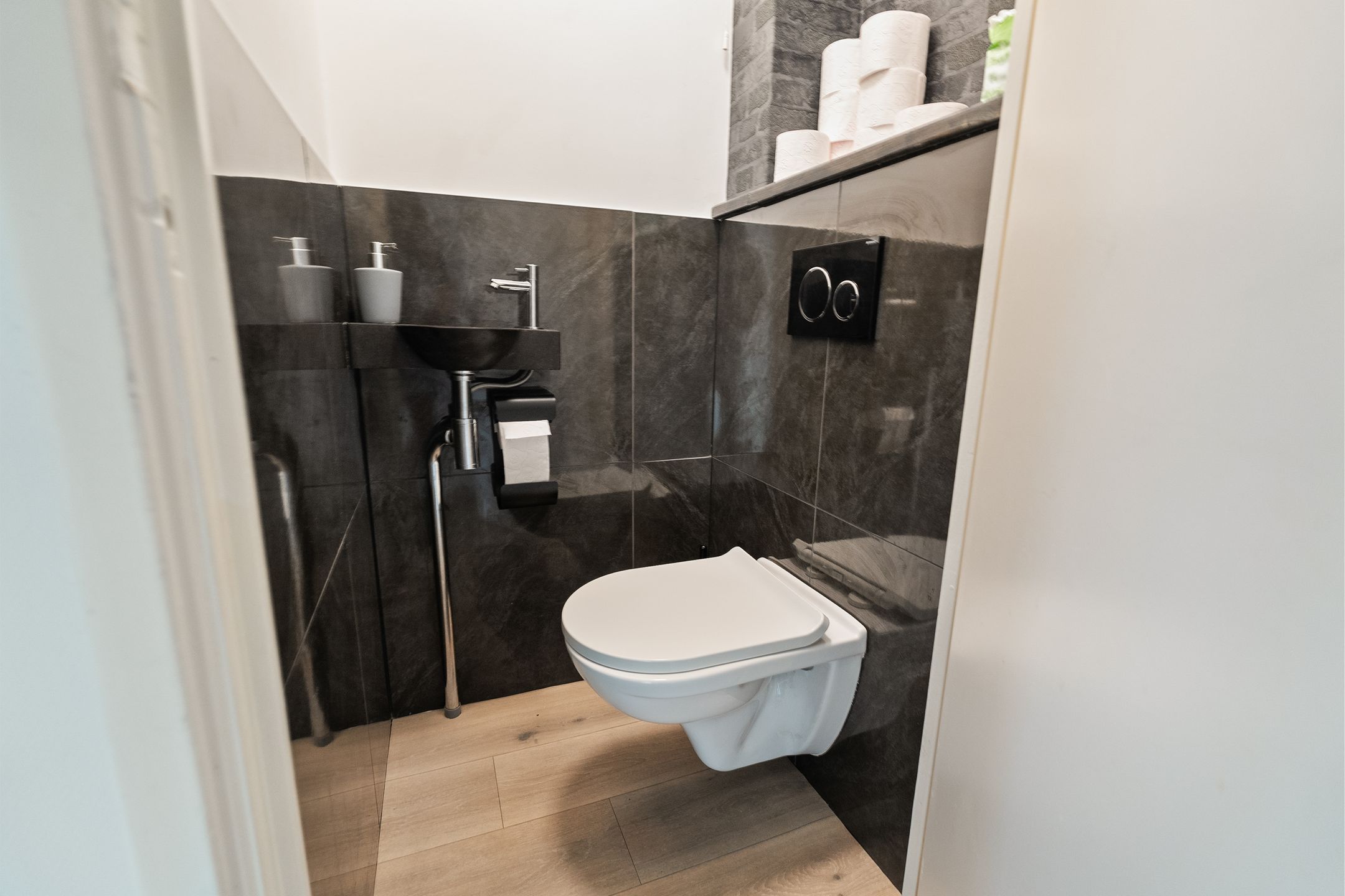 Photo 6 of Dr. Colijnstraat 34