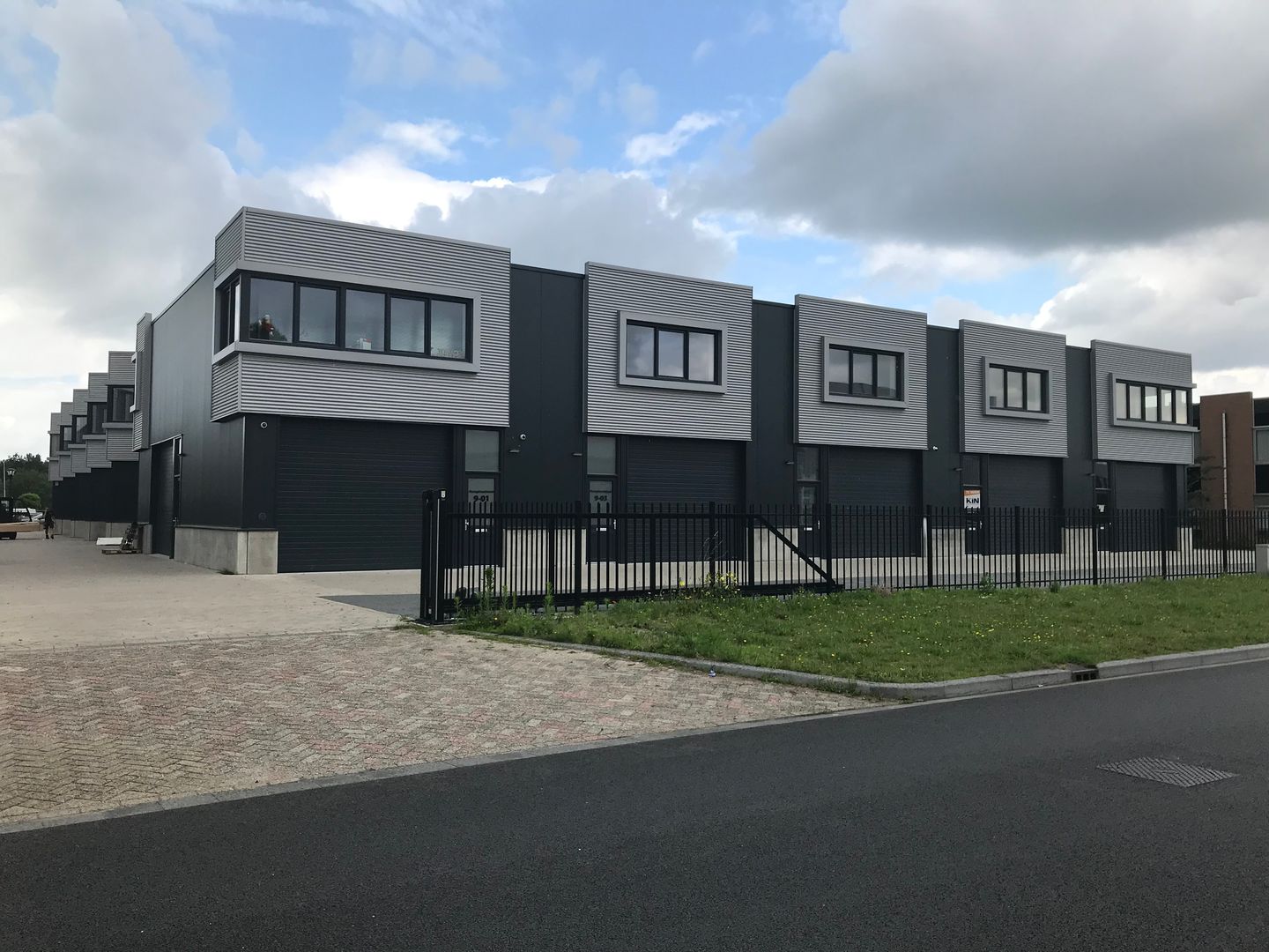 View photo 2 of Persephonéstraat 9-12