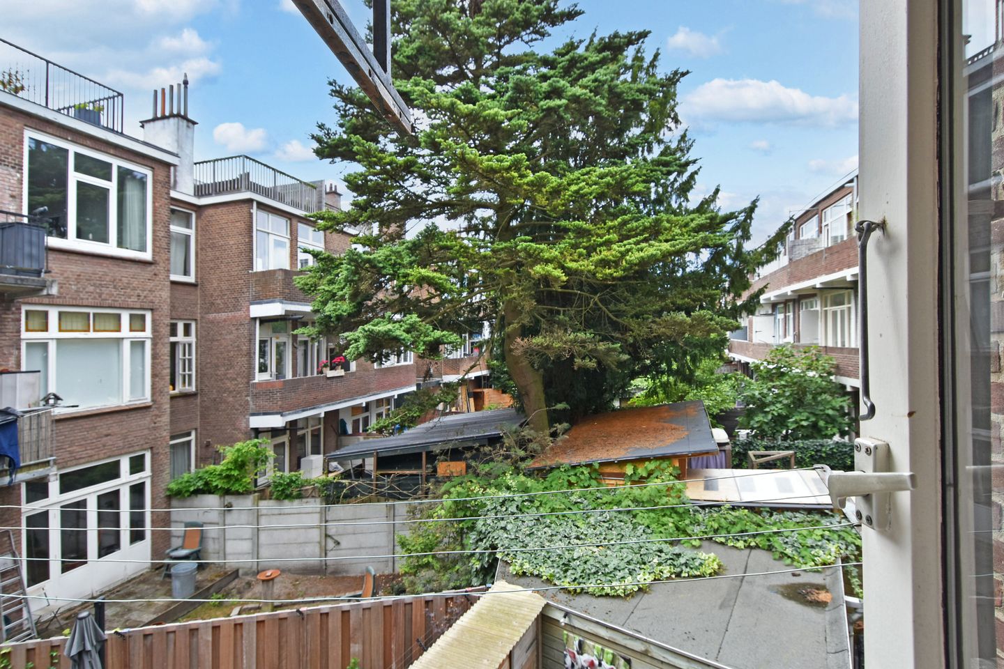 Photo 40 of van Montfoortstraat 11