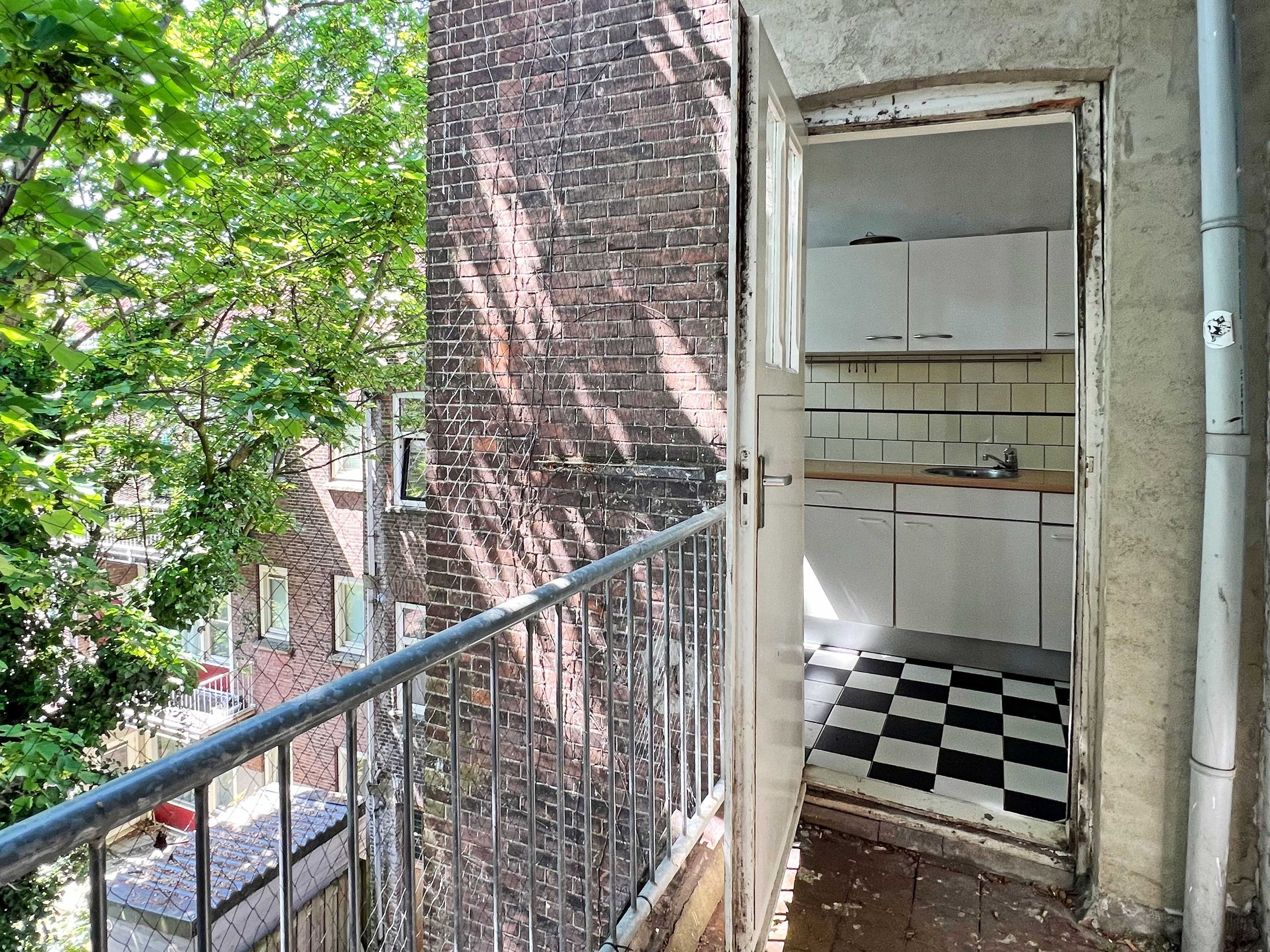 Photo 18 of Schiedamseweg 28-B02