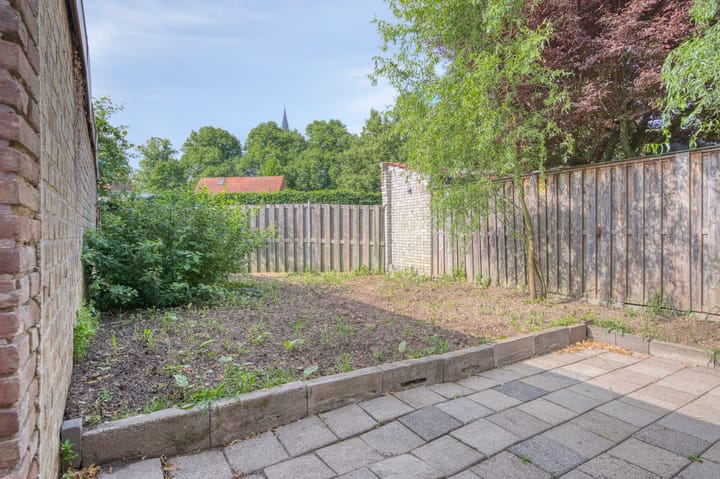 Photo 14 of Esdoornstraat 6