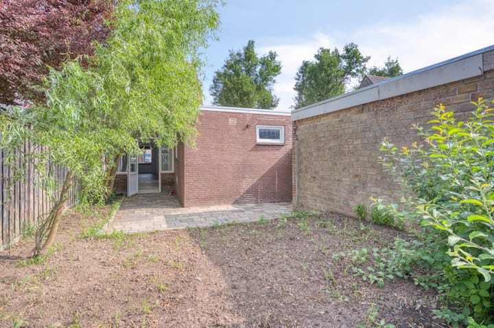 Photo 16 of Esdoornstraat 6