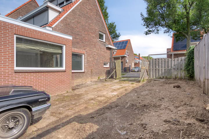 Photo 19 of Esdoornstraat 6