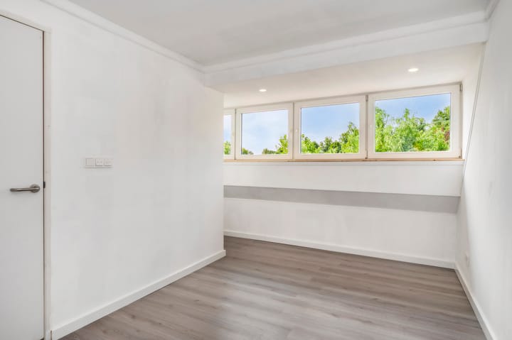 Photo 24 of Esdoornstraat 6