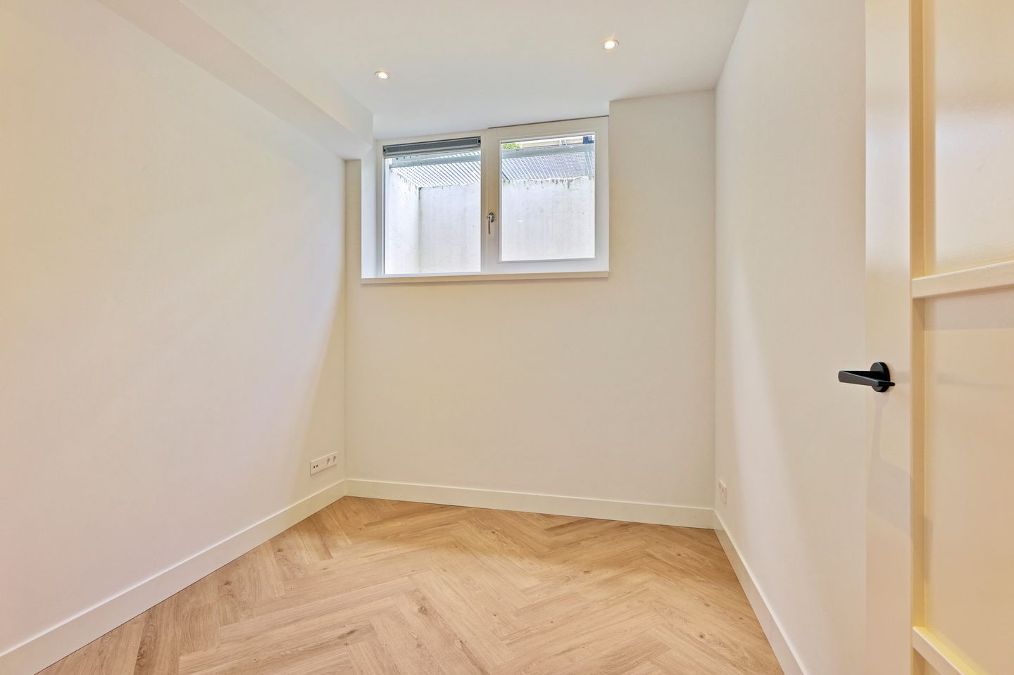 Foto 19 van Hoofdweg 65-H