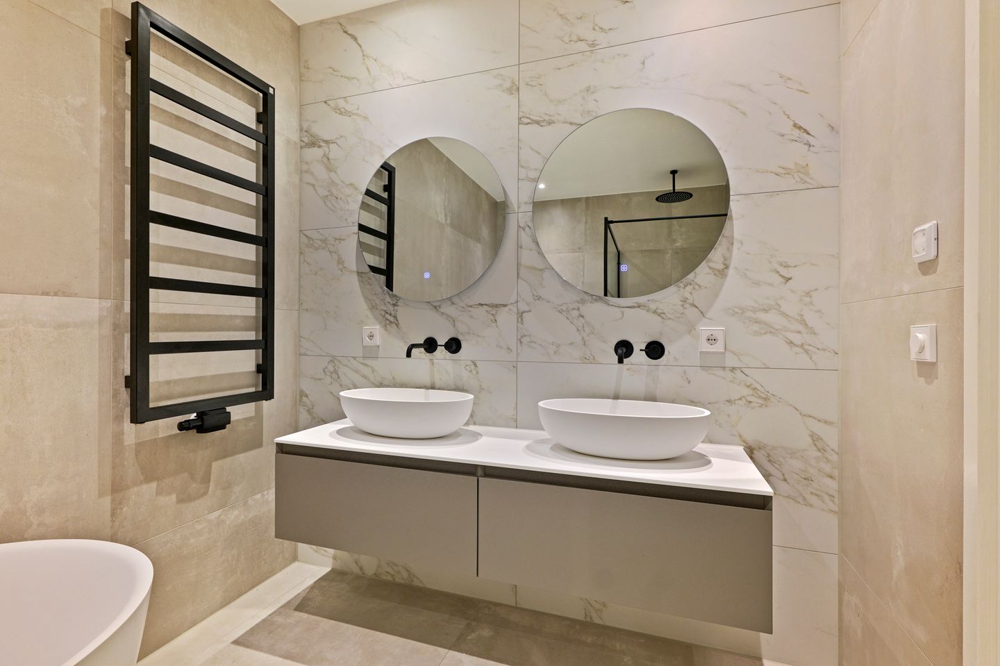 Foto 25 van Hoofdweg 65-H