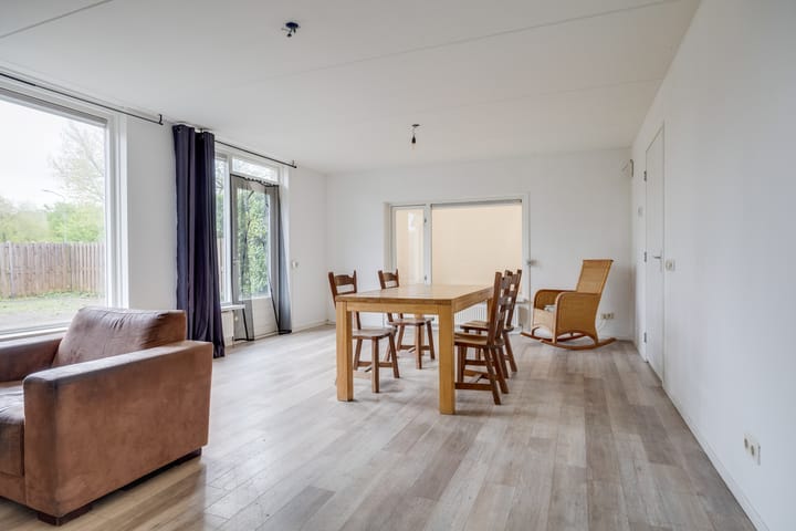 Photo 3 of Douwencamp 115