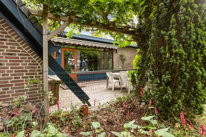 Photo 32 of Isaac Beekmanstraat 12