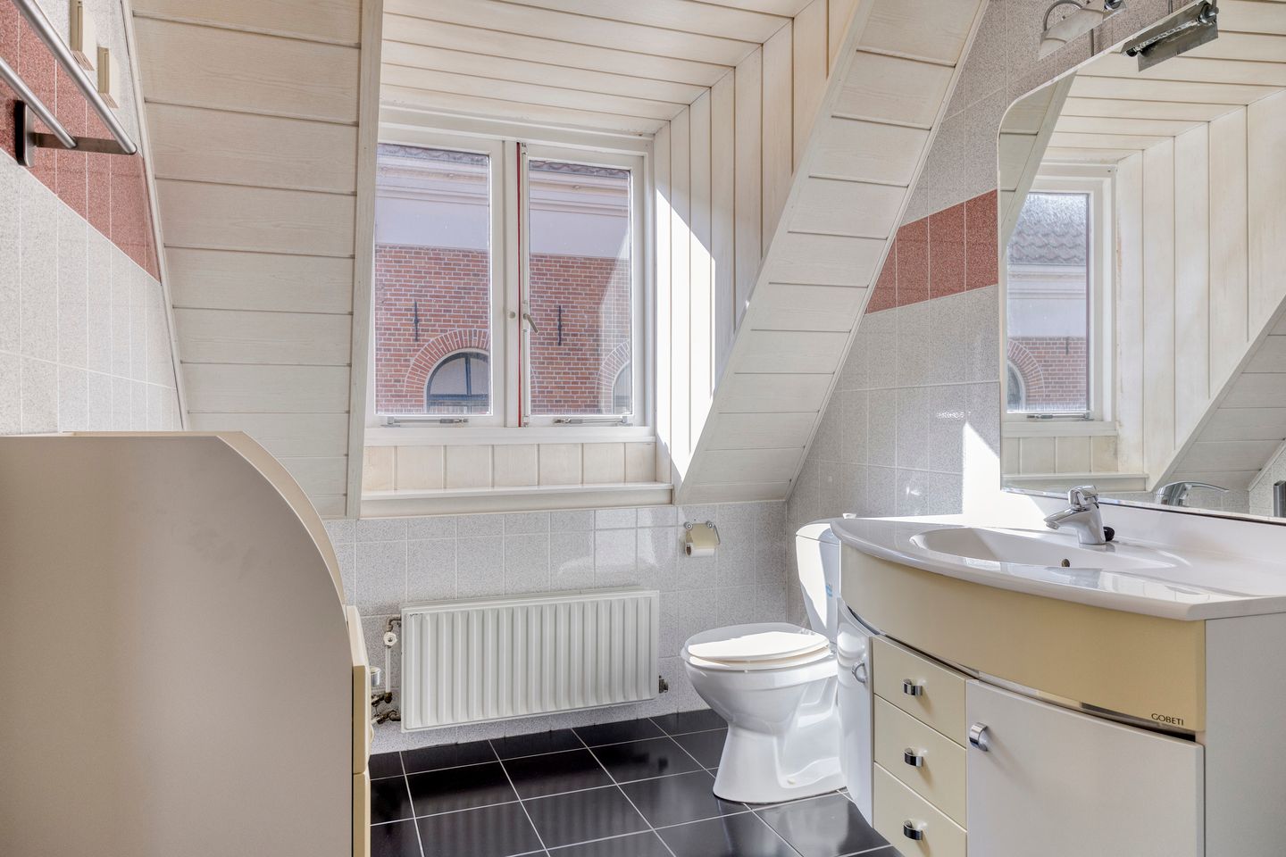 Photo 10 of Goudenbloemstraat 1