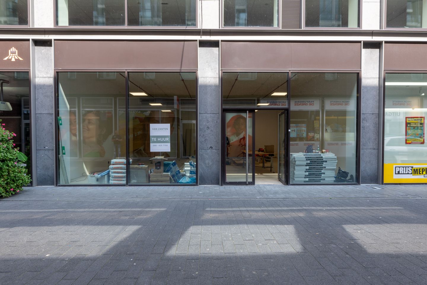 View photo 2 of Gravenstraat 6