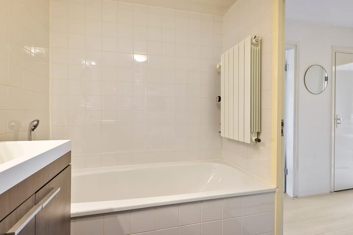 Foto 24 van Akbarstraat 8-A