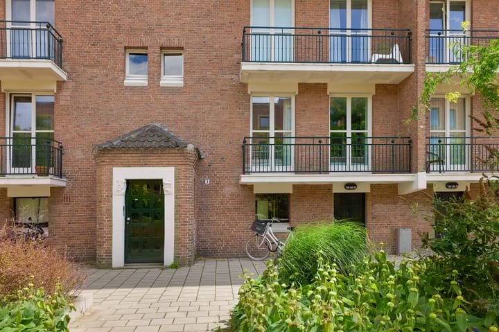 Foto 30 van Akbarstraat 8-A