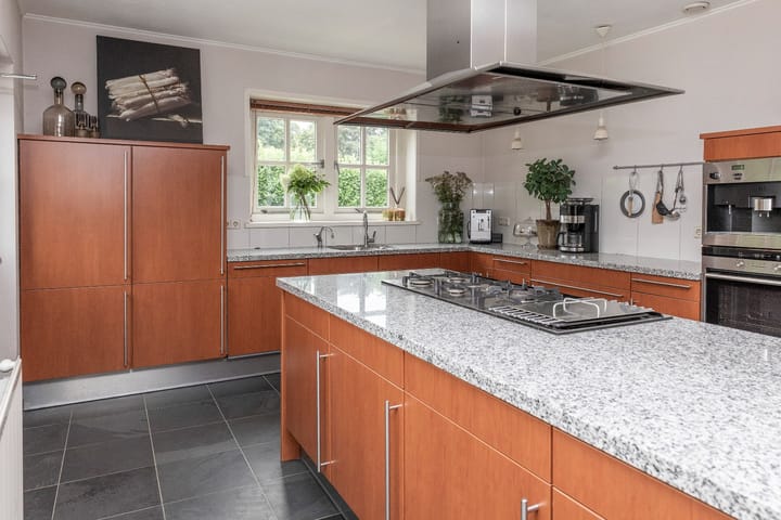 Foto 3 van Dorpsplein 4