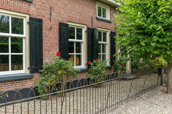 Foto 6 van Dorpsplein 4