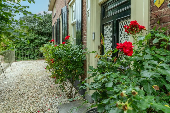 Foto 7 van Dorpsplein 4